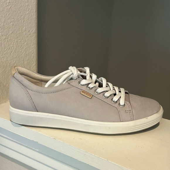 Ecco Women’s Sneaker Soft Size 5-5.5 43000302386 - Picture 2 of 9